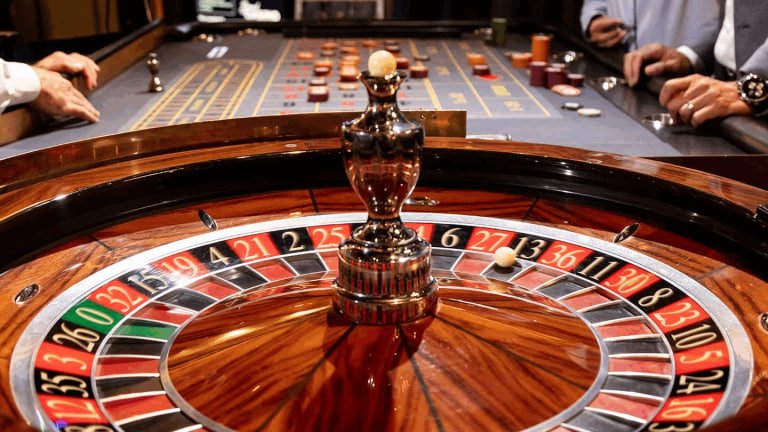 Filipino player accessing 11jl live casino roulette on a mobile browser