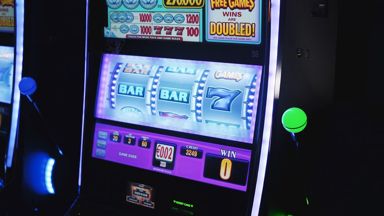 Filipino player browsing 11jl Casino table games on a mobile phone
